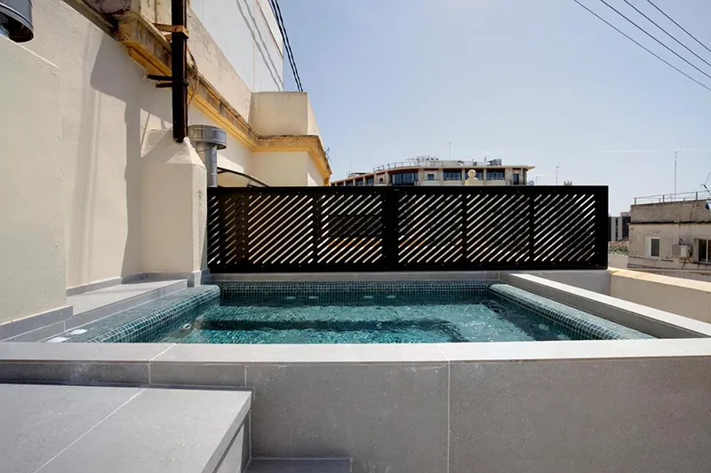 piscina exterior catalonia excelsior