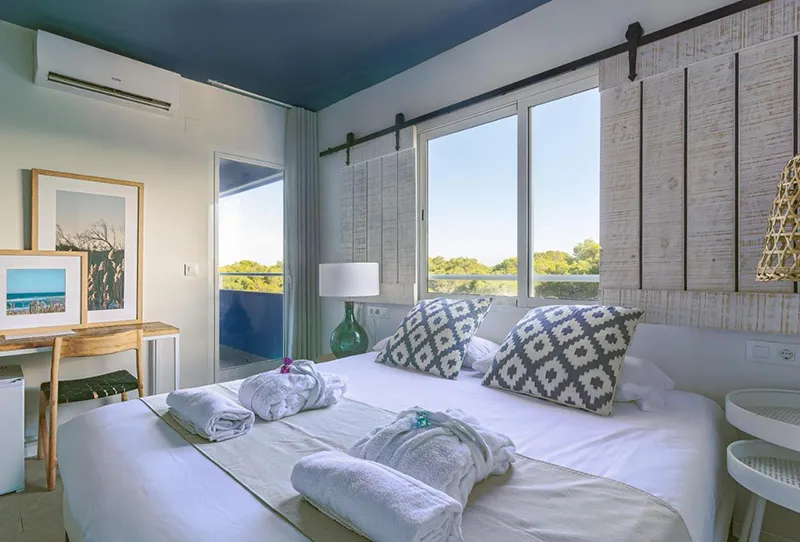 Hotel You & Co Saler Beach Boutique
