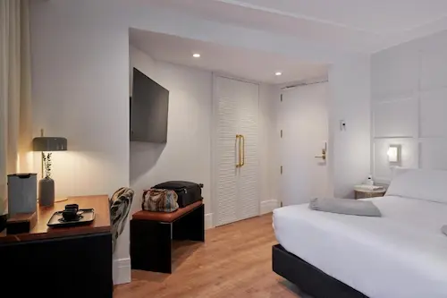 Room Mate Cosmo Valencia